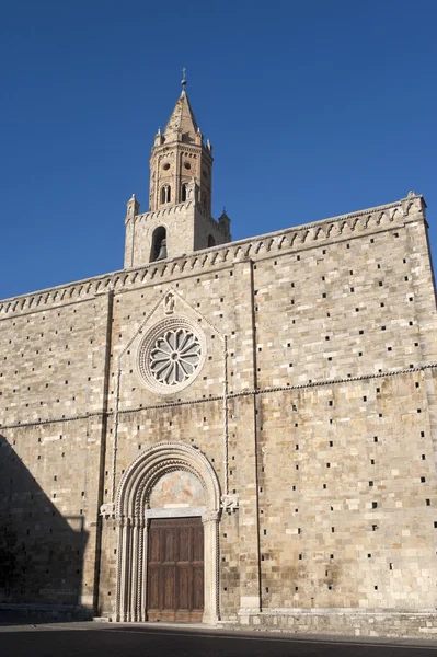 意大利的 atri （teramo，阿布，意大利），大教堂 — 图库照片