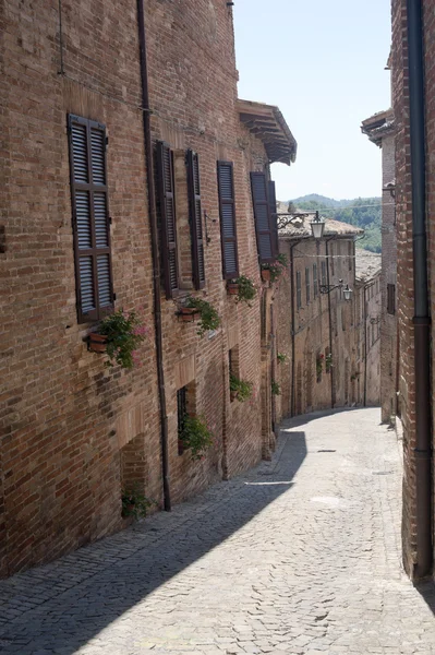 Сарнано (Мачерата, Италия) - Старая улица — стоковое фото