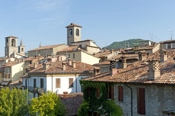 Die dächer von varzi (italien) — Stockfoto