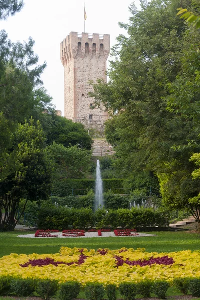 Este (Padova, Véneto, Italia) - Castillo y parque — Foto de Stock