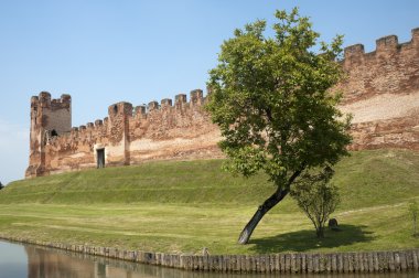 Castelfranco veneto (treviso veneto, İtalya): antik duvarlar ve