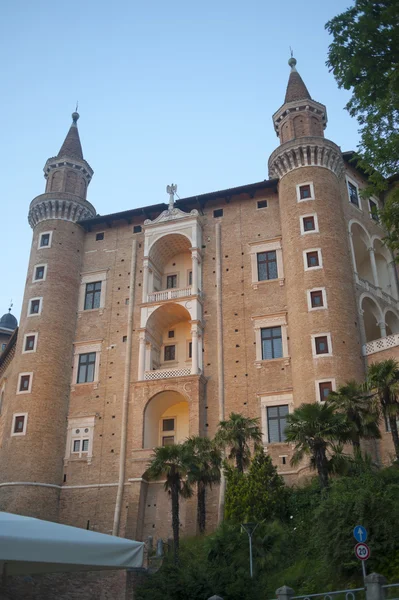 Урбино (Марчес, Италия) - Палаццо Дукале — стоковое фото