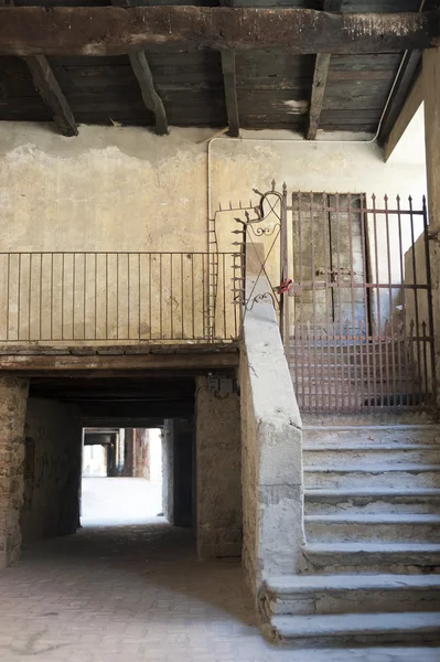 Varzi (Pavia), gamle bygninger - Stock-foto