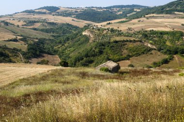 Basilicata yakınındaki Acerenza (İtalya) yazlık manzara