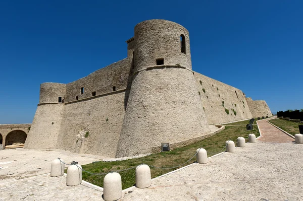 Ortona 基耶蒂、 阿布鲁齐意大利），城堡称为 castello 阿拉贡 — 图库照片