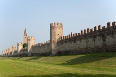 Montagnana (padova, veneto, İtalya) - ortaçağ duvarları ve çan kulesi