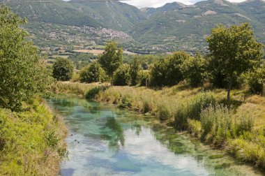 Lazio ve Umbria (İtalya) arasında yaz manzara