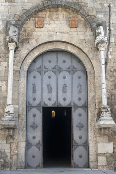 Acerenza (Potenza, Basilicata, Itália): fachada da catedral, detalhe — Fotografia de Stock
