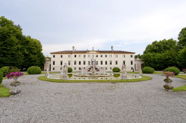 Treviso (Veneto) - Antica villa e parco — Foto Stock