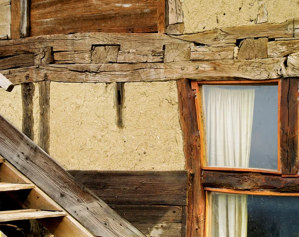 Régi fal a régi fa ablak — Stock Fotó