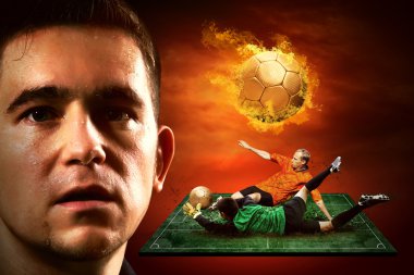 sahada futbol oyuncu ve ateş topu