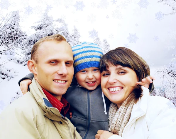 Happy family portrait outdoors smiling. Winter — Stock Photo, Image