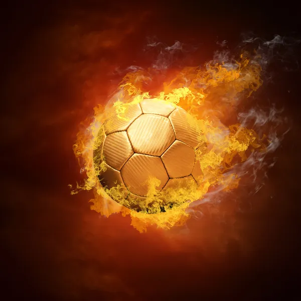Pallone da calcio caldo sulla velocità in fuoco fiamma — Foto Stock