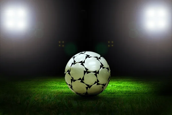 Piłki nożnej na boisku stadionu światłem — Zdjęcie stockowe