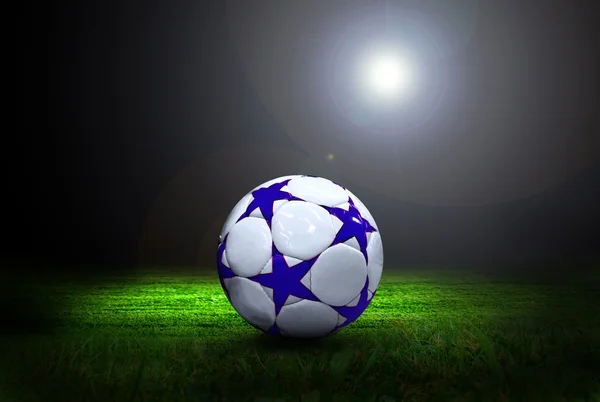 A fény stadion területén a futball-labda — Stock Fotó