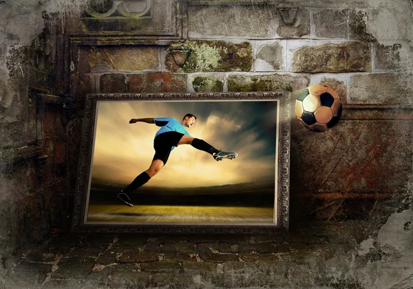 A labdarúgó a grunge-háttér kép — Stock Fotó
