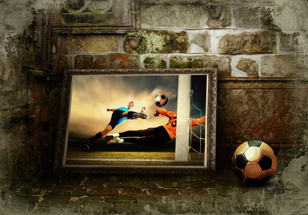 Abstract image of football player on the grunge background — ストック写真
