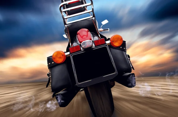 Motocicleta ao ar livre na velocidade — Fotografia de Stock