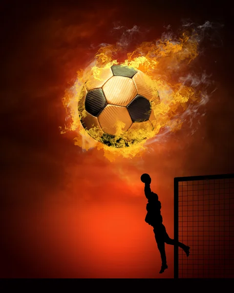 在大火火焰速度热足球球 — 图库照片
