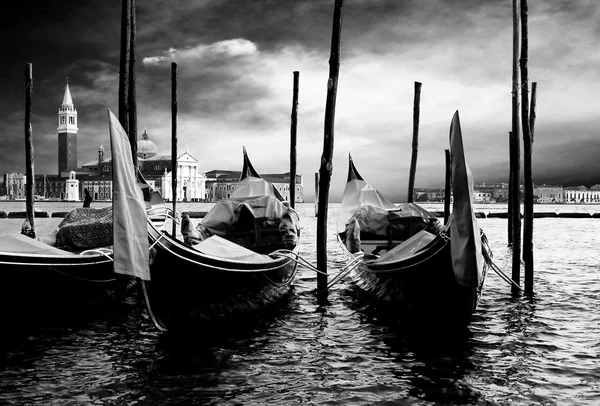 Venecie - 旅行ロマンチックな坂 — ストック写真