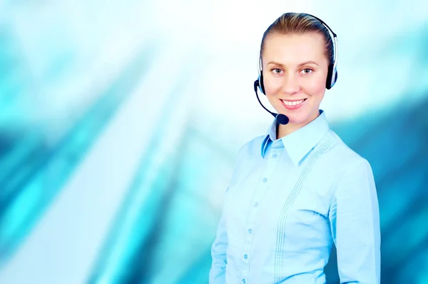 Felicidad mujer de negocios hablar en auriculares en el arco de negocios borrosa —  Fotos de Stock