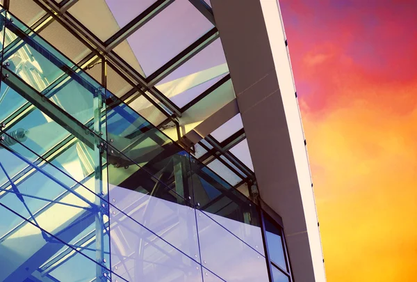 Geschäftsgebäude Architektur auf Himmel Hintergrund — Stockfoto
