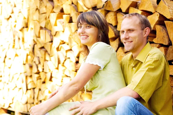 Young happy smiling attractive couple together outdoors — Stock Photo, Image
