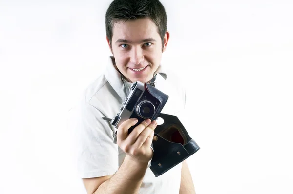 Человек счастья с винтажной фотокамерой . — стоковое фото