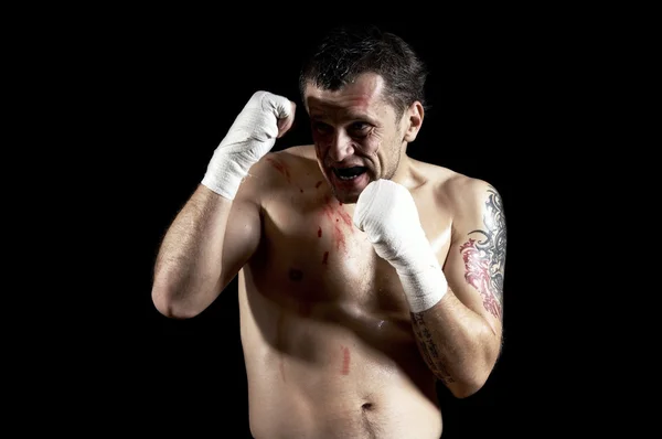 激进拳击手用在脸上的血 — 图库照片