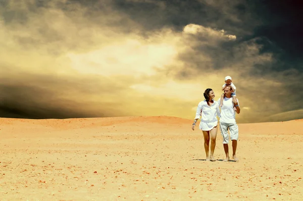 Happiness family fun in desert in sunny day — Stock Photo, Image