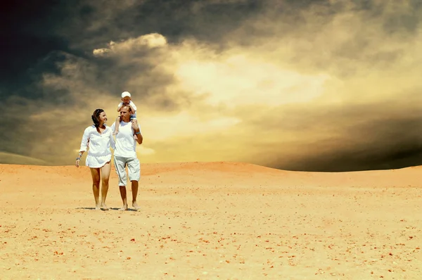 Happiness family fun in desert in sunny day — Stock Photo, Image