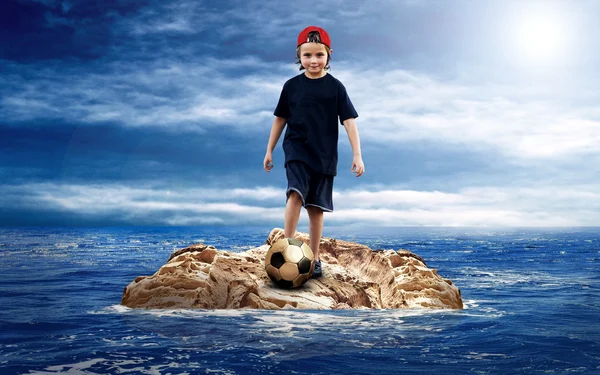 Gol adanın Denizi ile çocuk. — Stok fotoğraf