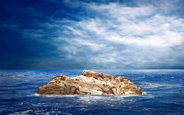 Az ember a szigeten, a tenger. — Stock Fotó