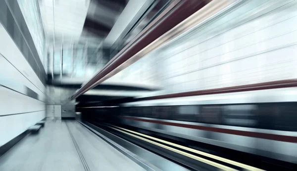 Τρένο για ταχύτητα σε Ρέλγουει Στέισιον — Φωτογραφία Αρχείου
