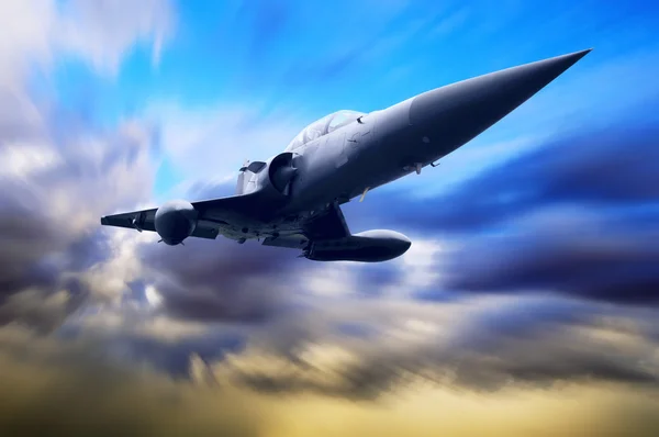 Plan aérien militaire sur la vitesse — Photo