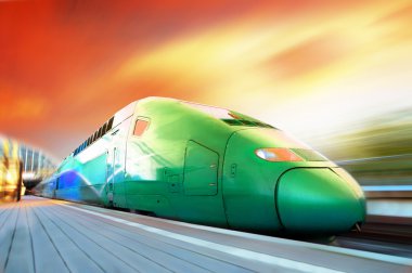 Hareket Bulanıklığı açık ile yüksek hızlı tren