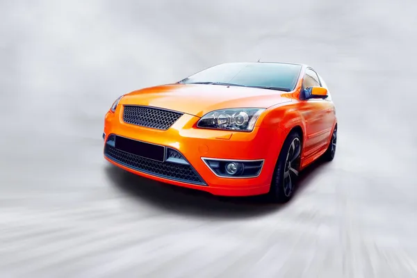 美丽的橙色运动车路 — Stockfoto