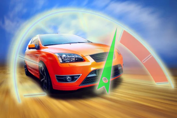 道路上の美しいオレンジ色のスポーツ車 — ストック写真