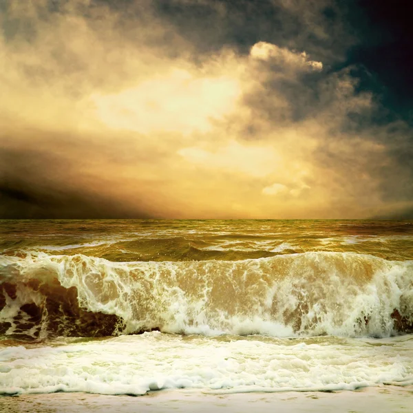 Вид на штормовий море — стокове фото
