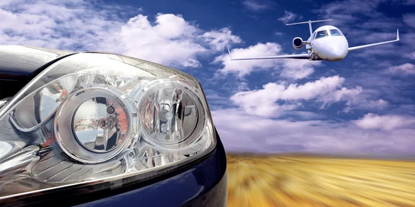 Repülőgép és sport autó a sebesség — Stock Fotó