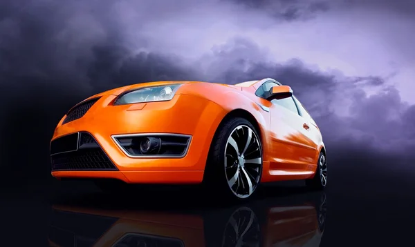 Hermoso coche deportivo naranja en la carretera —  Fotos de Stock