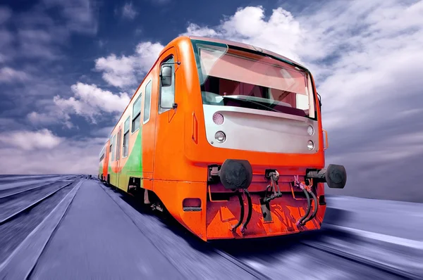 橙色列车速度室外 — 图库照片