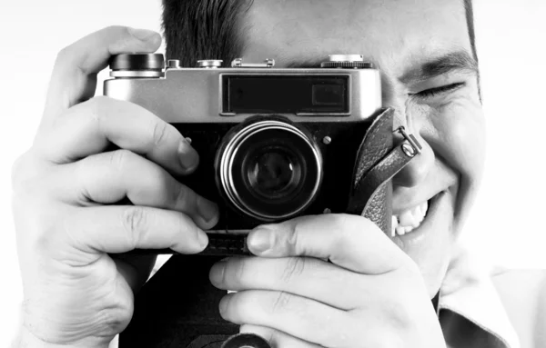 Štěstí člověka s vinobraní fotoaparát. — Stock fotografie