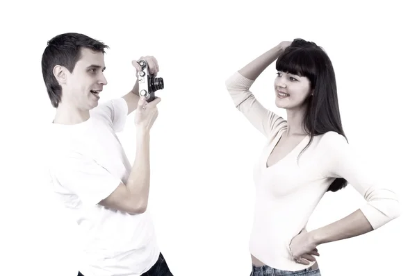 Junge Schönheit Paar mit Fotokamera isoliert auf weißem Hintergrund — Stockfoto
