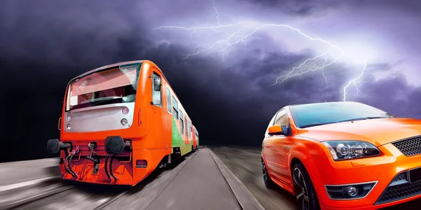 Train et voiture de sport sur la vitesse — Photo