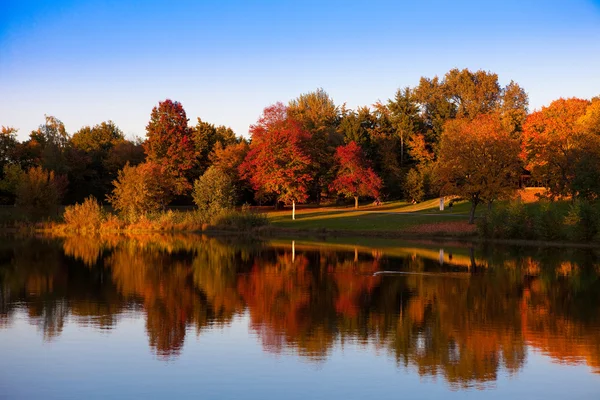 stock image Autumn at the lake