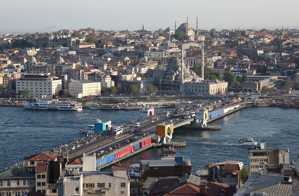 Blick auf Istanbul mit der Galata-Brücke — Stockfoto