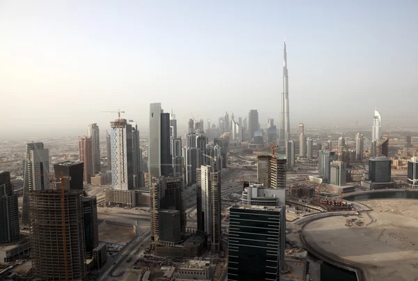 Dubai gökdelen üzerinde göster — Stok fotoğraf