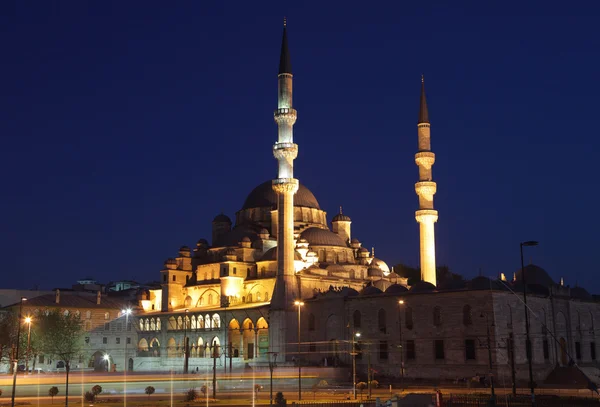 Moskee 's nachts, istanbul Turkije — Stockfoto
