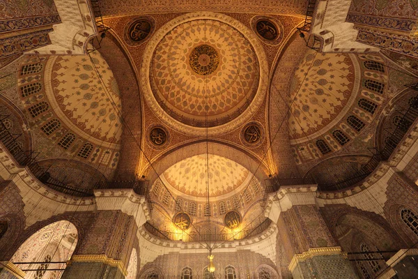 Kopule Modrá mešita v Istanbulu, Turecko — Stock fotografie